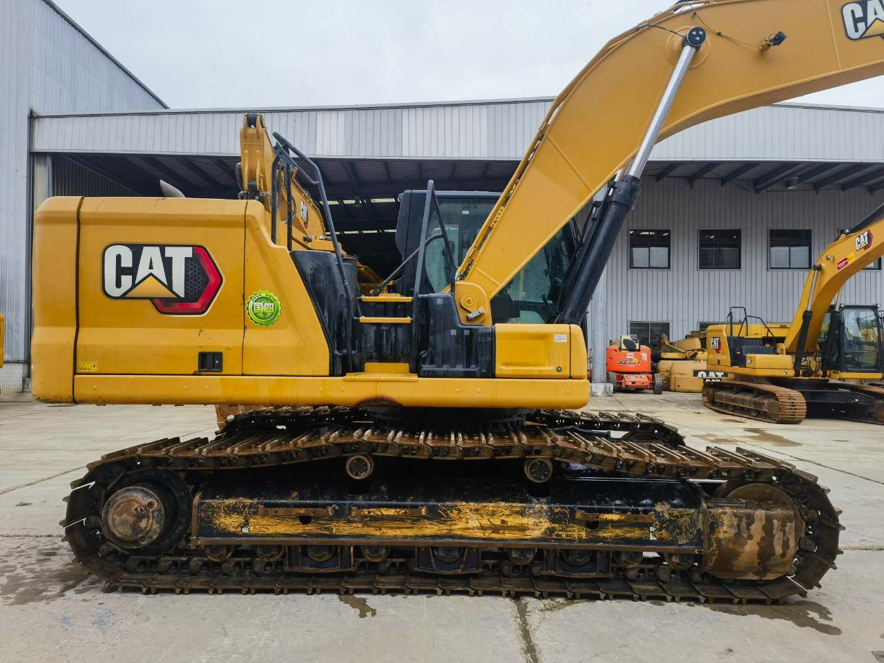 CAT330