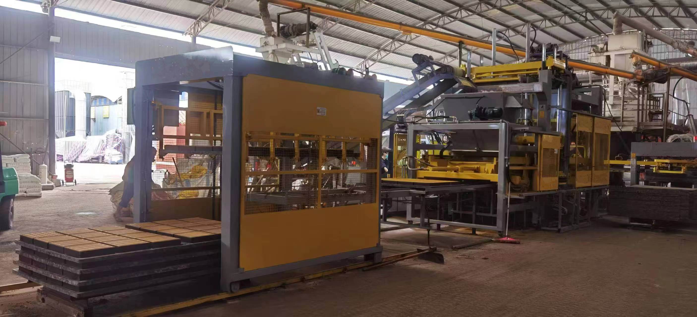 QT15-15 vollautomatische Ziegelmaschine