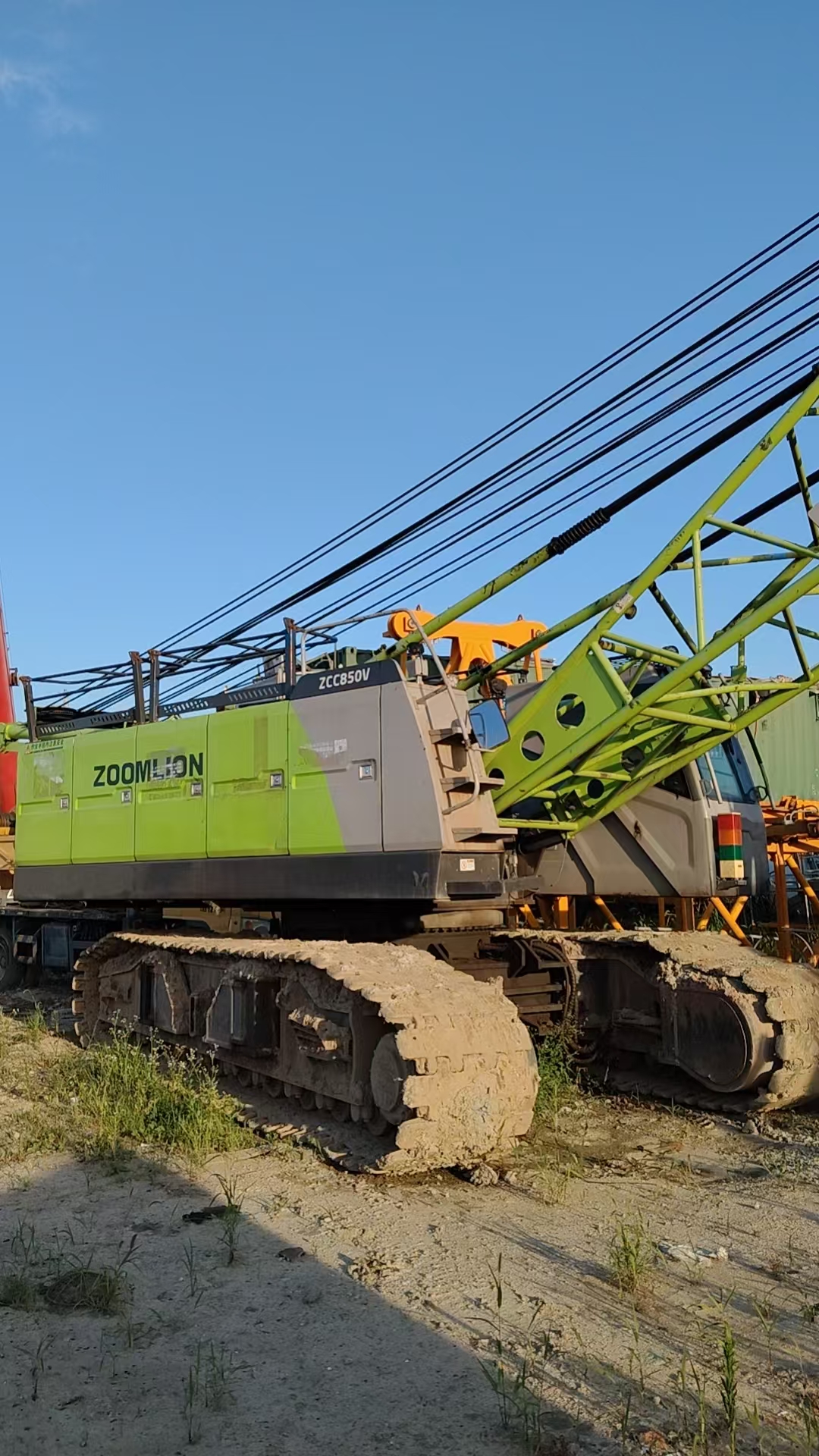 Zoomline Crawler Crane 85 tons 